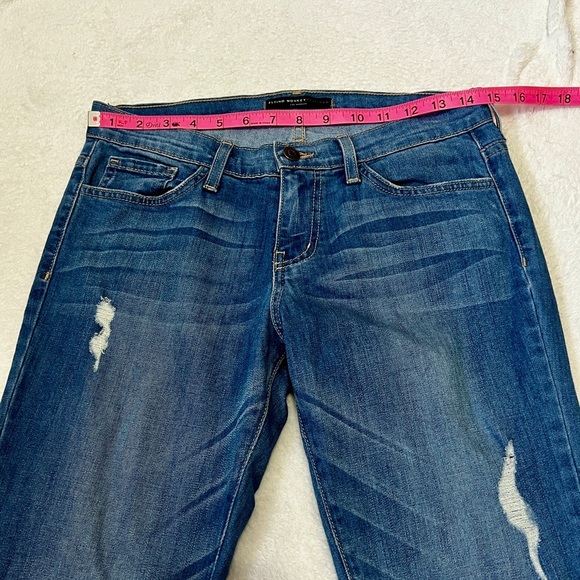 Flying Monkey Lightly Distressed Skinny Jean - Size 25 (Fits like a 29) - Picture 3 of 11